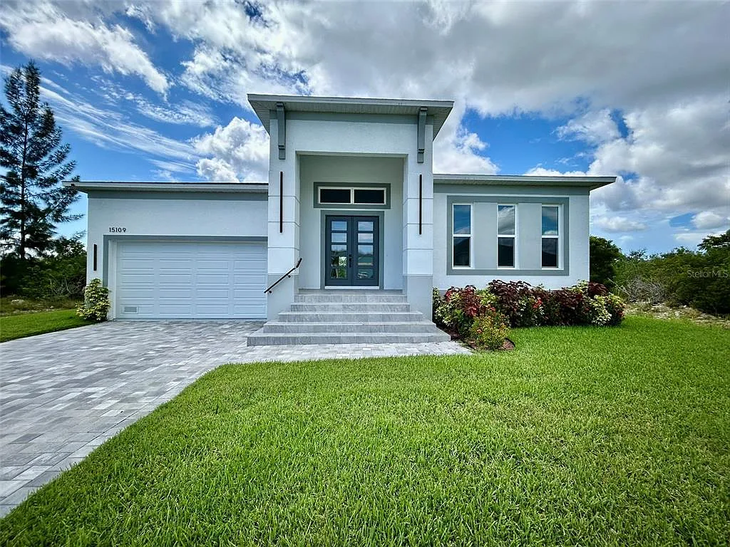 4 bed, 3.5 bath, 2660 sqft, $2,895 — Photo 1
