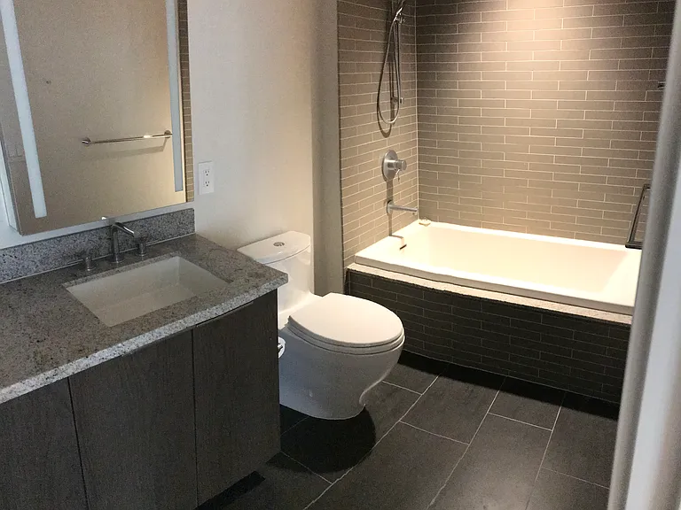 1001 Queen St #3205 — Photo 13
