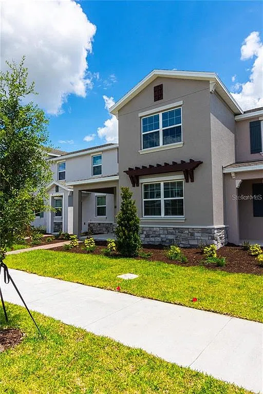 4 bed, 2.5 bath, 1858 sqft, $2,850 — Photo 1