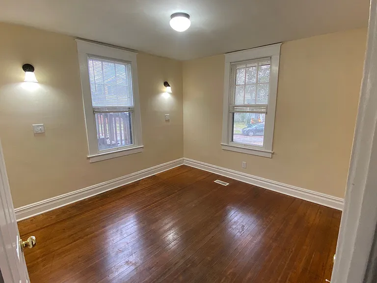 1431 Lafayette Blvd — Photo 7