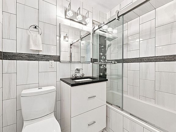 3rd image of 435 E 65th St APT 4E