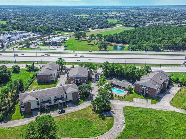 2501 Gulf Fwy APT 243D, Dickinson, TX 77539