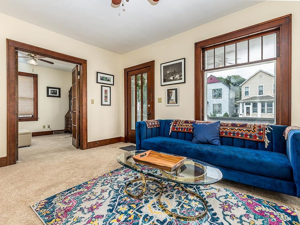 2747 Jackson St, Dubuque, IA 52001 Zillow