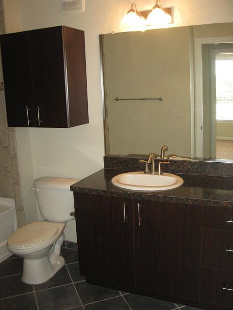 1st image of 1531 W Lemon St APT 4104