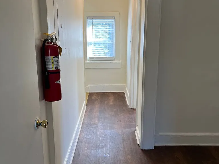 136 E Bushkill St — Photo 13