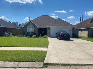 513 Lexington Dr, Port Neches, TX 77651