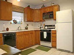 4th image of 1021 N Sunset Dr