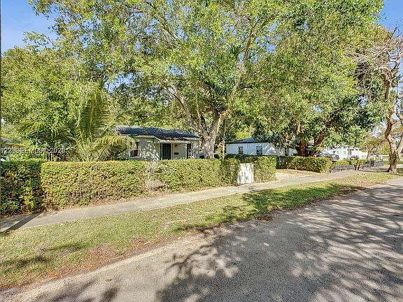 4th image of 6420 SW 58th Pl