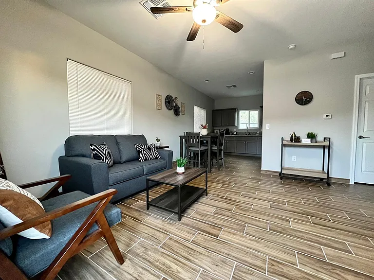 997 N Contzen Ave #2 — Photo 13