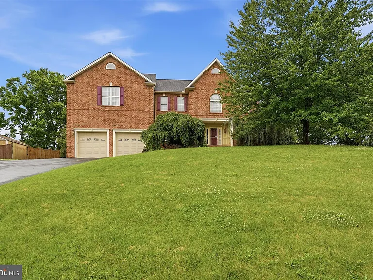 11406 Rolling Green Pl — Photo 1