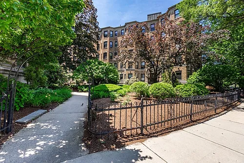 118 Riverway Photo 1
