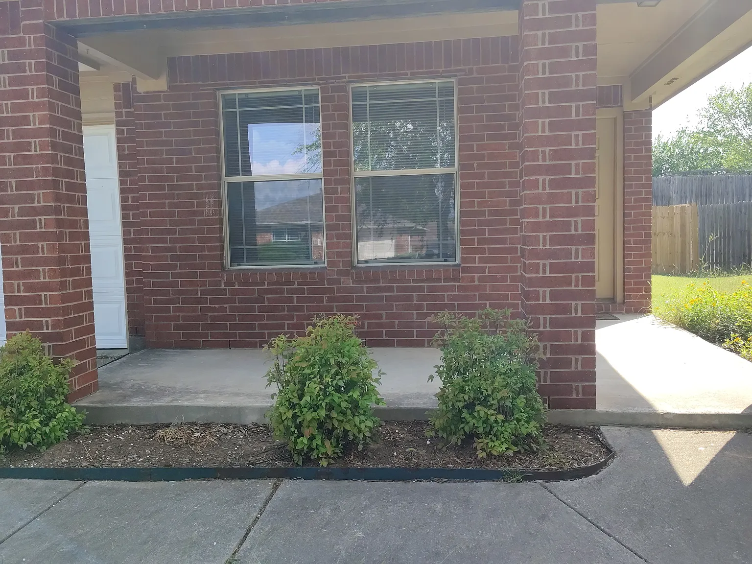 4 bed, 1575 sqft, $1,800 — Photo 2