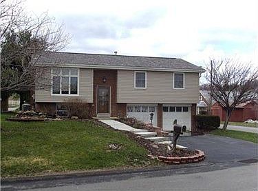 2nd image of 210 Vista Dr
