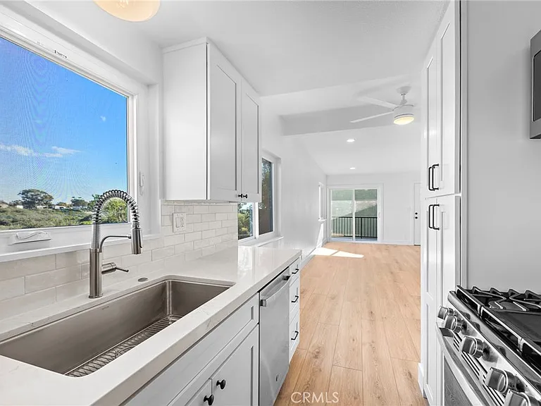 213 Avenida Lobeiro #B — Photo 9