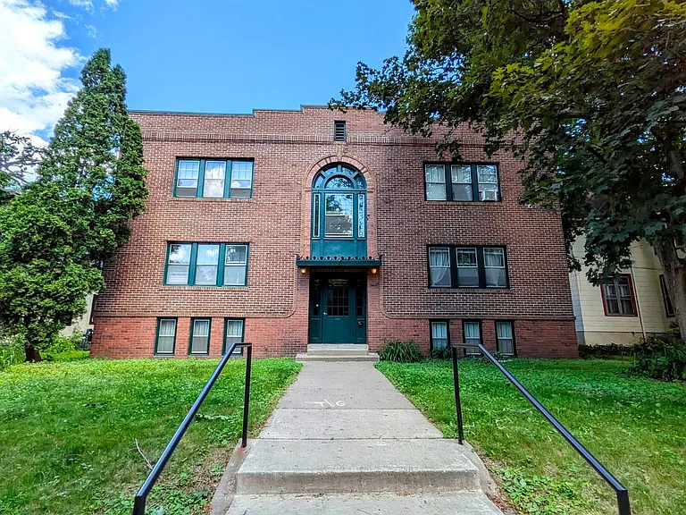 115 Bedford St SE — Photo 1