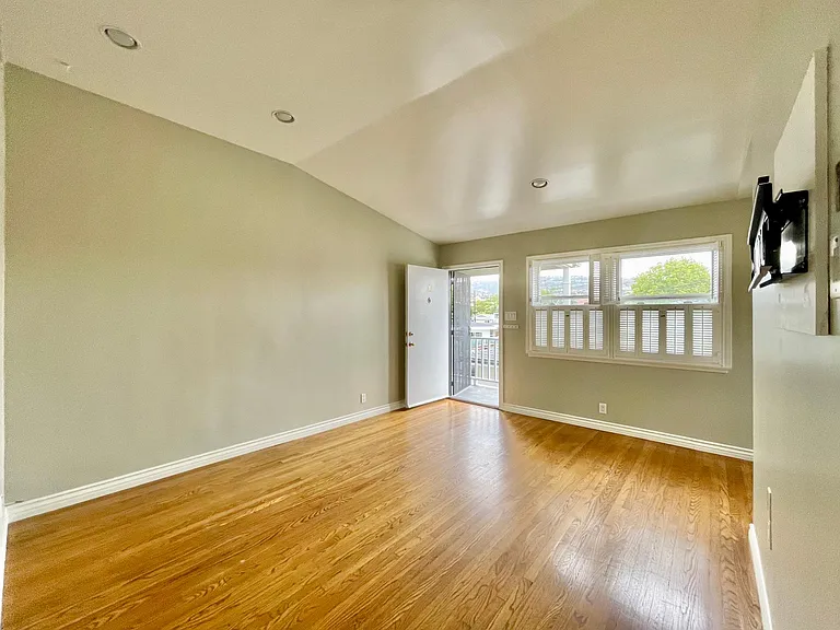 308 Encino Ln #A — Photo 4