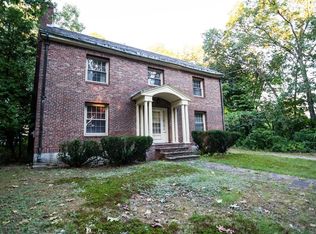 5 Grant St, North Chelmsford, MA 01863