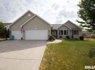 6455 Dorothys Dr, Bettendorf, IA 52722