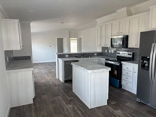 146 Berkley Cir #146 — Photo 4