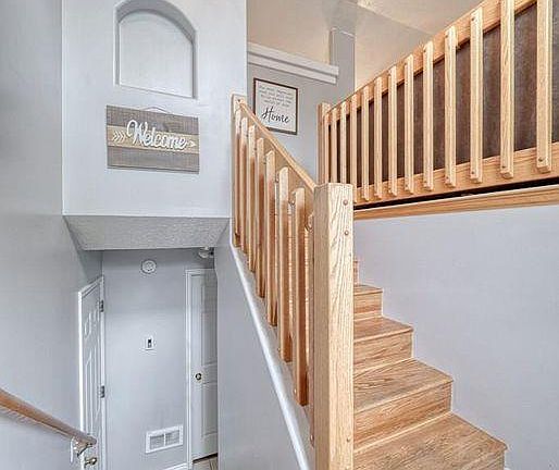 4th image of 2763 Pam Cir