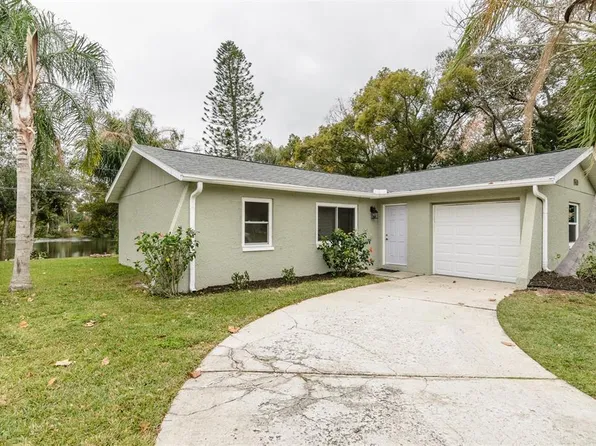 1500 Country Ln W, Clearwater, FL 33759