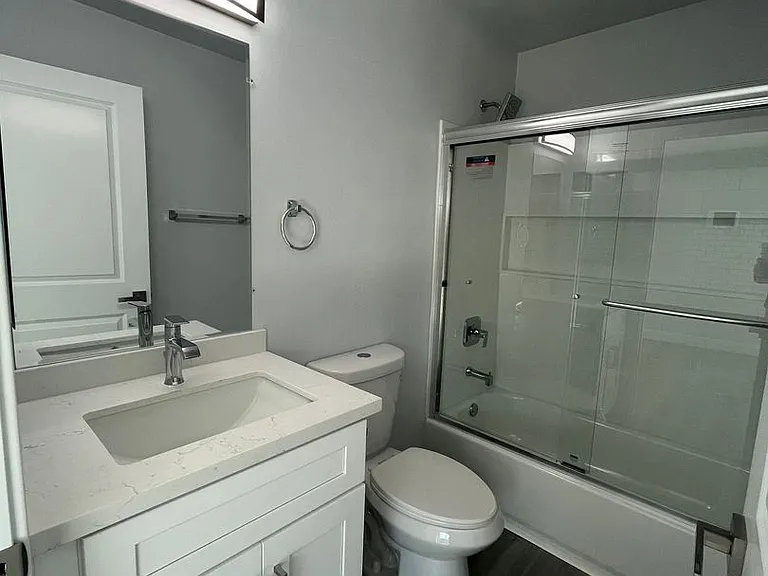 Canyon Creek Apartments B — Photo 24