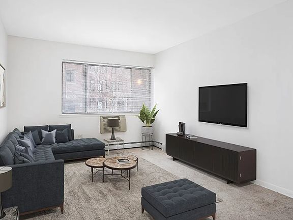 5th image of 450G W Melrose St #221