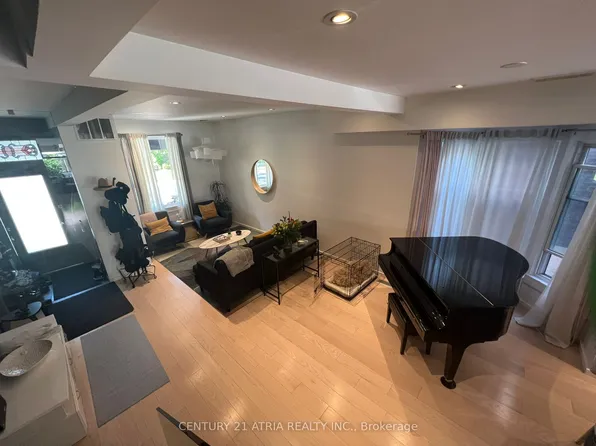 109 Simpson Ave, Toronto, ON M4K 1A1