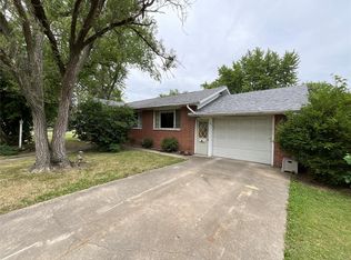 707 E Pennsylvania St, Staunton, IL 62088
