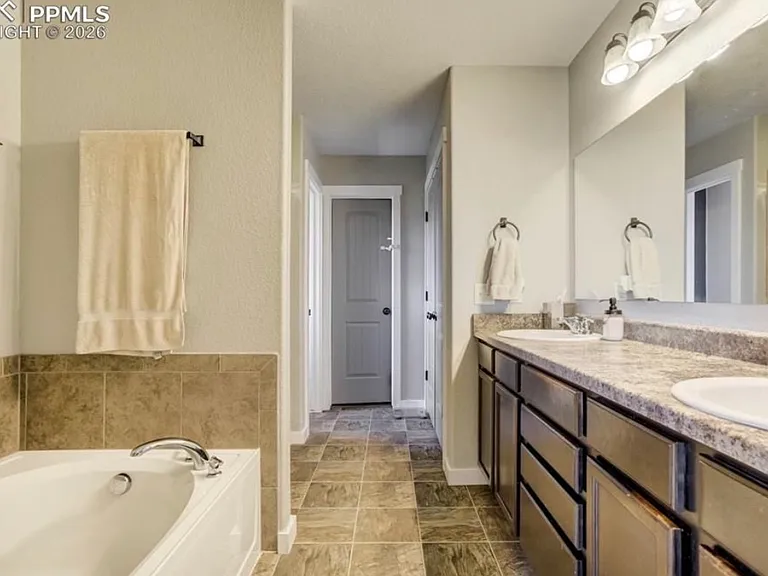 3812 Chia Dr — Photo 31