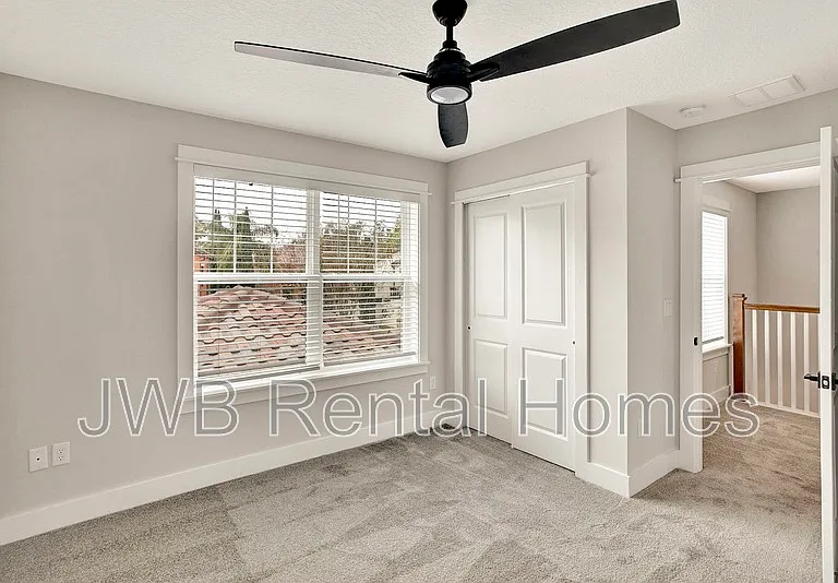 8859 Amalfi Ct — Photo 22
