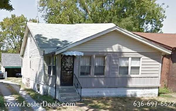 7063 Julian Ave photo 1