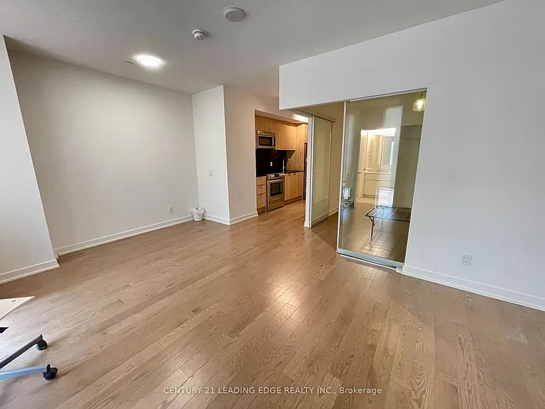 25 Richmond St E #421 — Photo 16