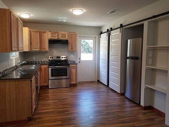 3rd image of 8460 Promenade Ct