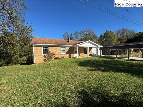 220 Circle Dr, North Wilkesboro, NC 28659