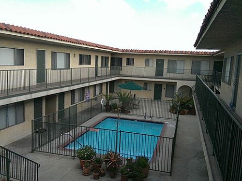 5th image of 4015 W 137th St APT 108