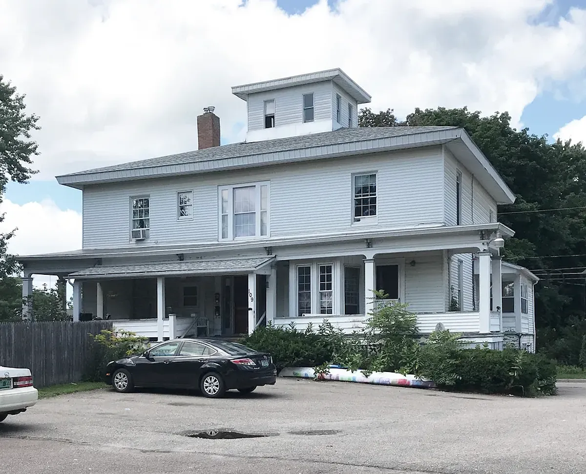 Building Photo - 101 & 109 Main St