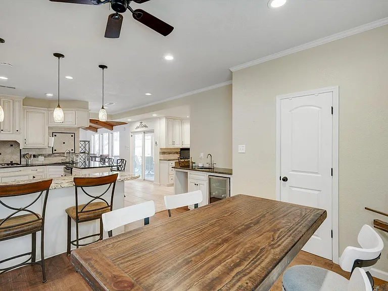 568 Sellmeyer Ln — Photo 14