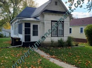 1251 W Harrison St, Freeport, IL 61032