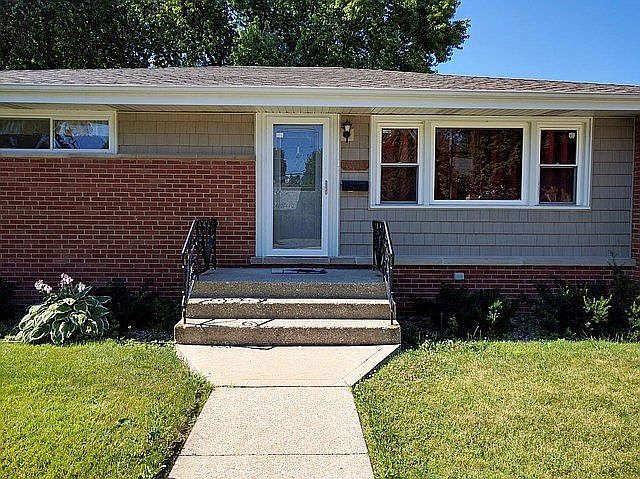 1st image of 4816 W Hawthorne Ave
