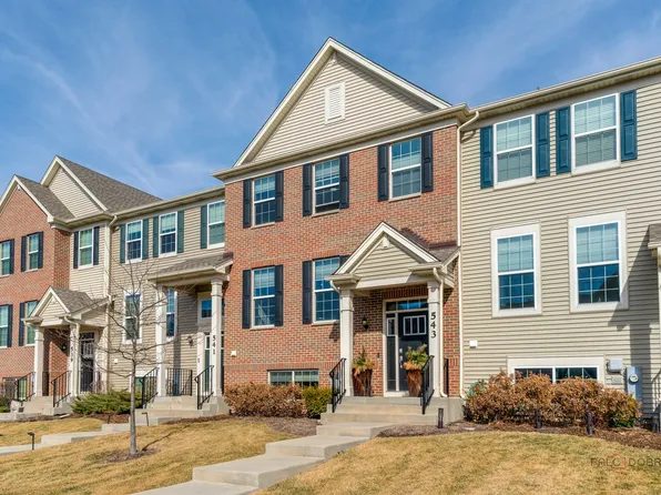 543 Cimmaron Cir, Crystal Lake, IL 60012
