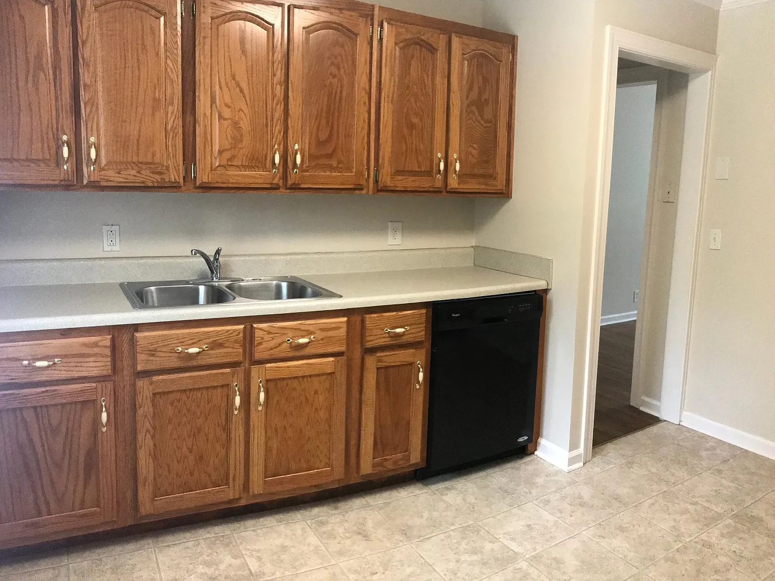 625 Gibson Dr — Photo 2