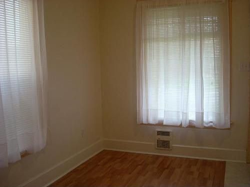 5th image of 410 S 35th St