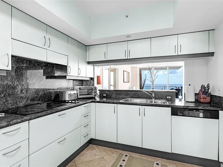 1455 Ocean Dr #1106 — Photo 8