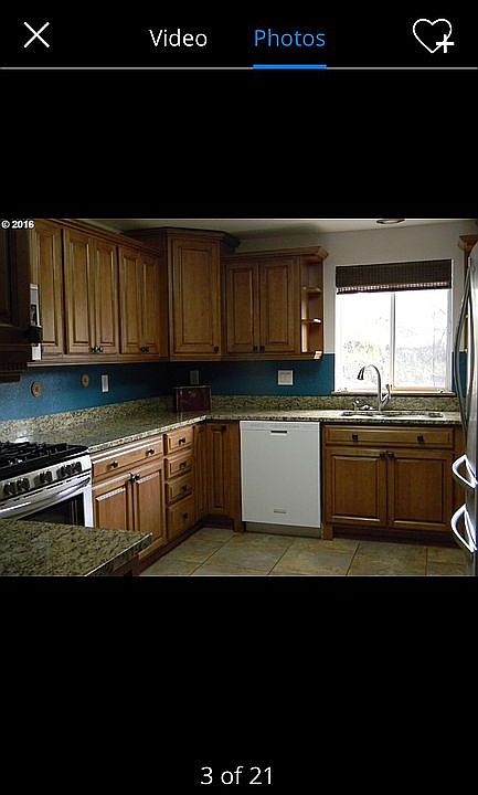 1st image of 997 NE Grandview Dr