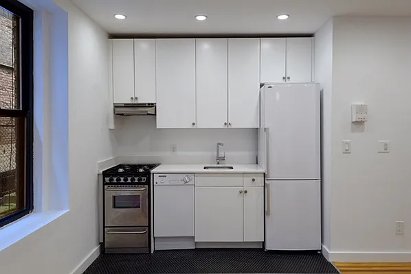 Rented by Compass | media 12