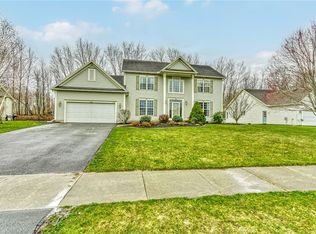 135 Barclay Ct, Rochester, NY 14612