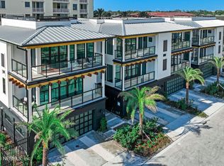 22 S 10th Ave #D, Jacksonville Beach, FL 32250