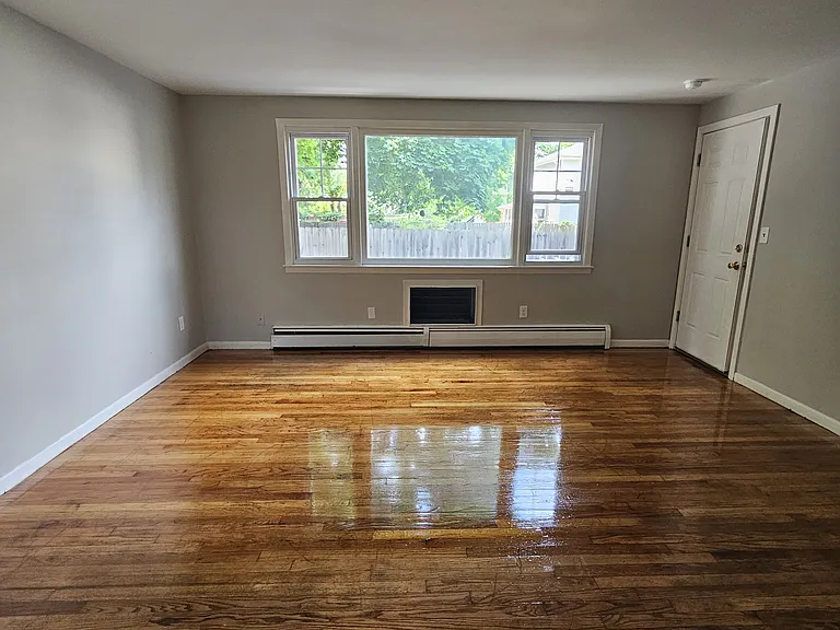 960 1st Ave #7A — Photo 2