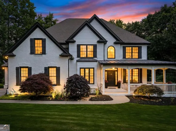 8525 Swiss Air Point, Gainesville, GA 30506